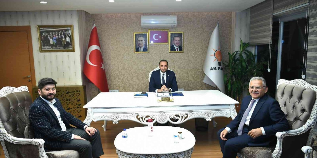 Başkan Büyükkılıç, Ak Parti Teşkilatlarıyla Bir Araya Geldi