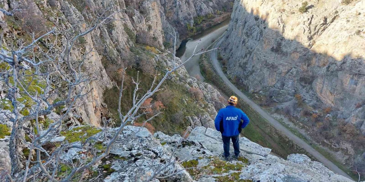 Konya’da Dağlık Alanda Mahsur Kalan Keçileri Afad Kurtardı