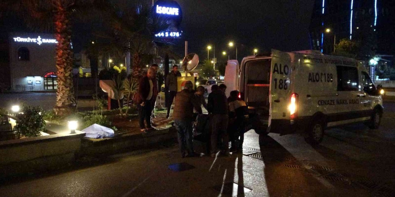 Çalışmak İçin Antalya’ya Geldi, Arkadaşlarını Beklerken Hayatını Kaybetti