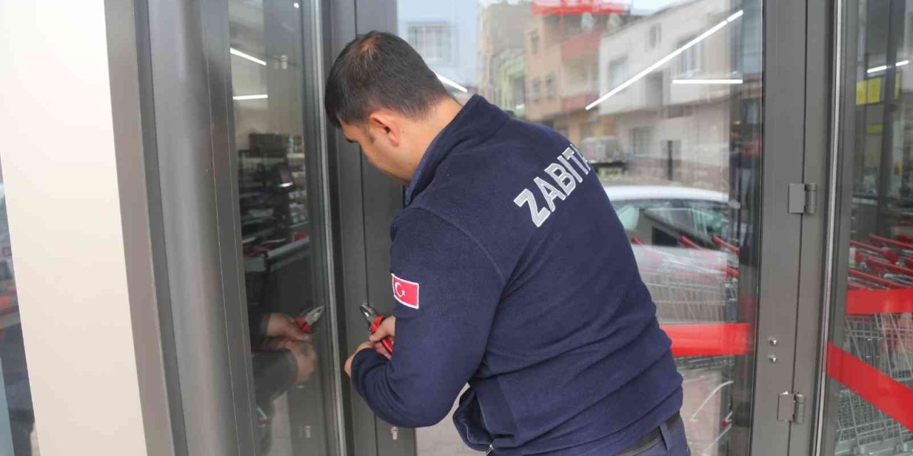 Mersin’de Uygun Şartları Taşımayan Zincir Market Mühürlendi