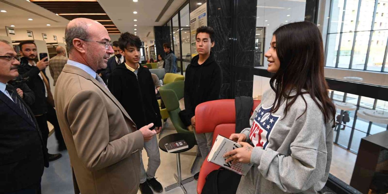 Selçuklu’da Yeni Nesil Şehir Kütüphanesi Faaliyetlerine Başladı