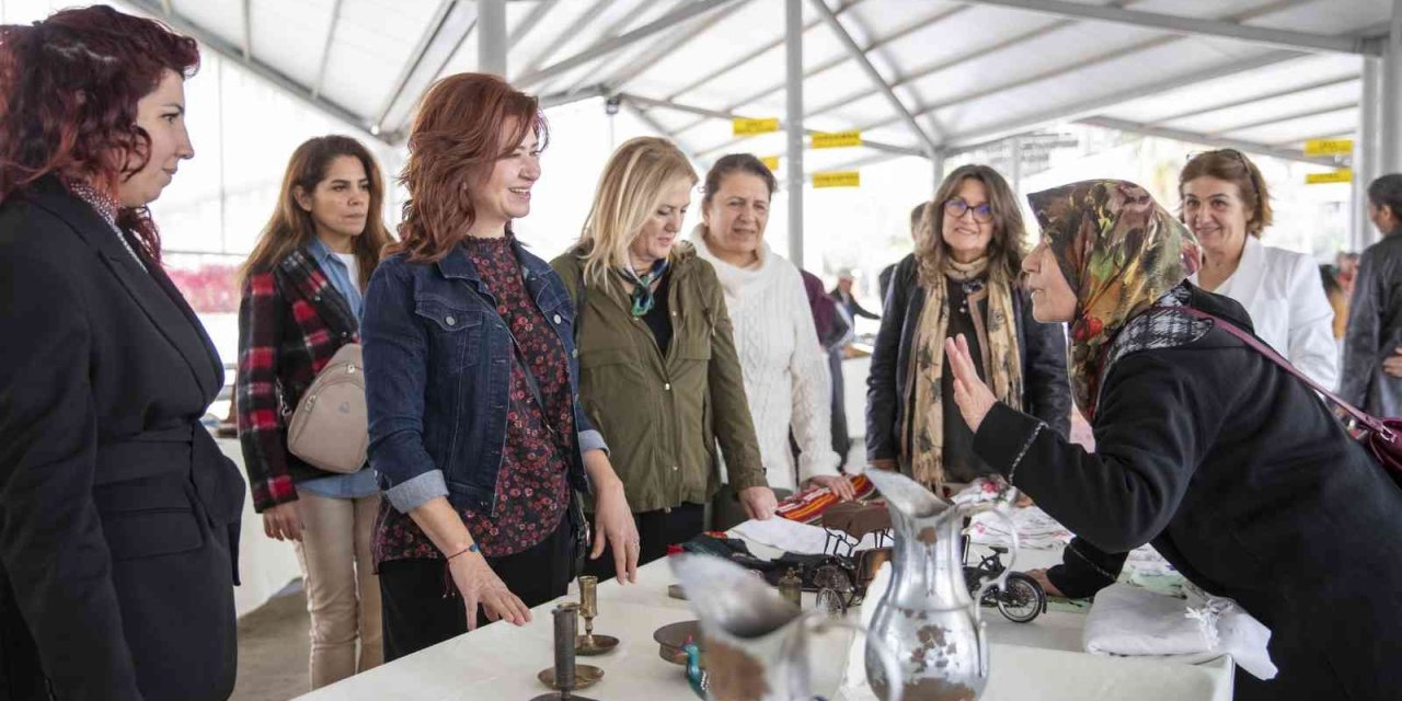 Mersin’in İlk ’antika Pazarı’ Açıldı