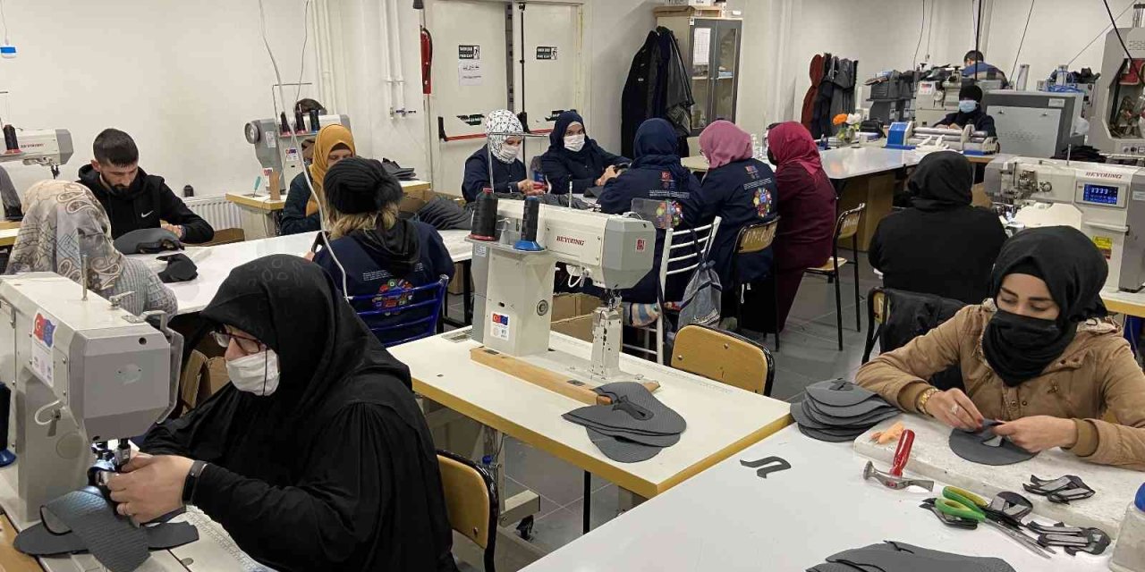 Öğrenirken Üretiyor, Meslek Sahibi Oluyorlar