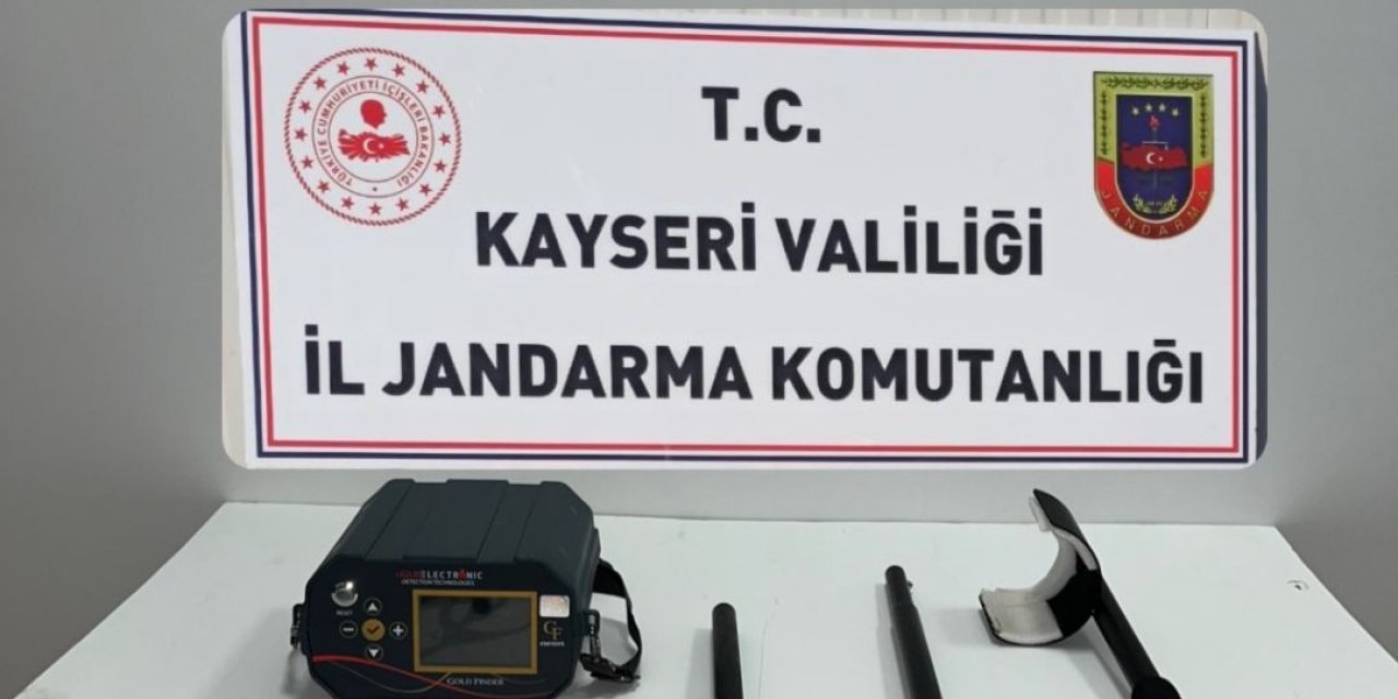 Kilisede Kaçak Kazı Yapanlara Suçüstü