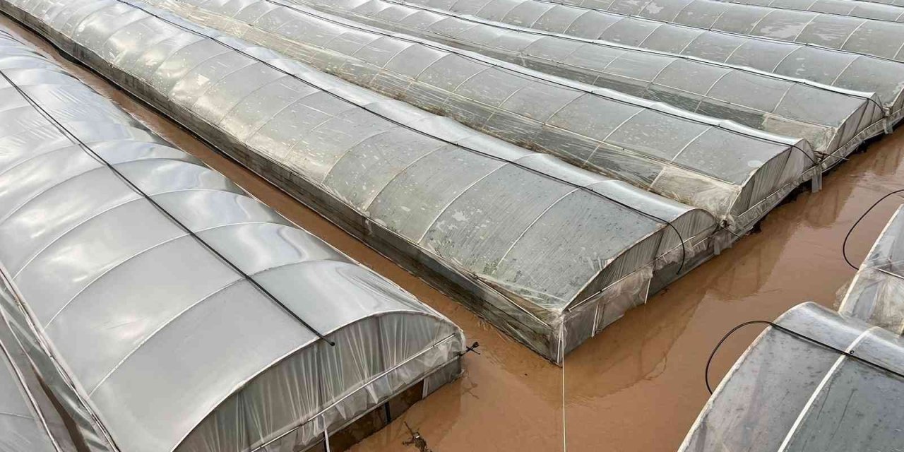 Kumluca Güne Felaketle Uyandı