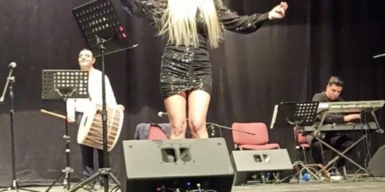 Müzik Öğretmeni Sokak Hayvanları İçin Koro Kurup, Konser Verdi