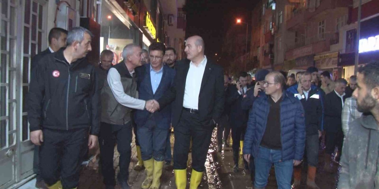 Bakan Soylu’dan Sel Mağduru Esnaflara Ziyaret