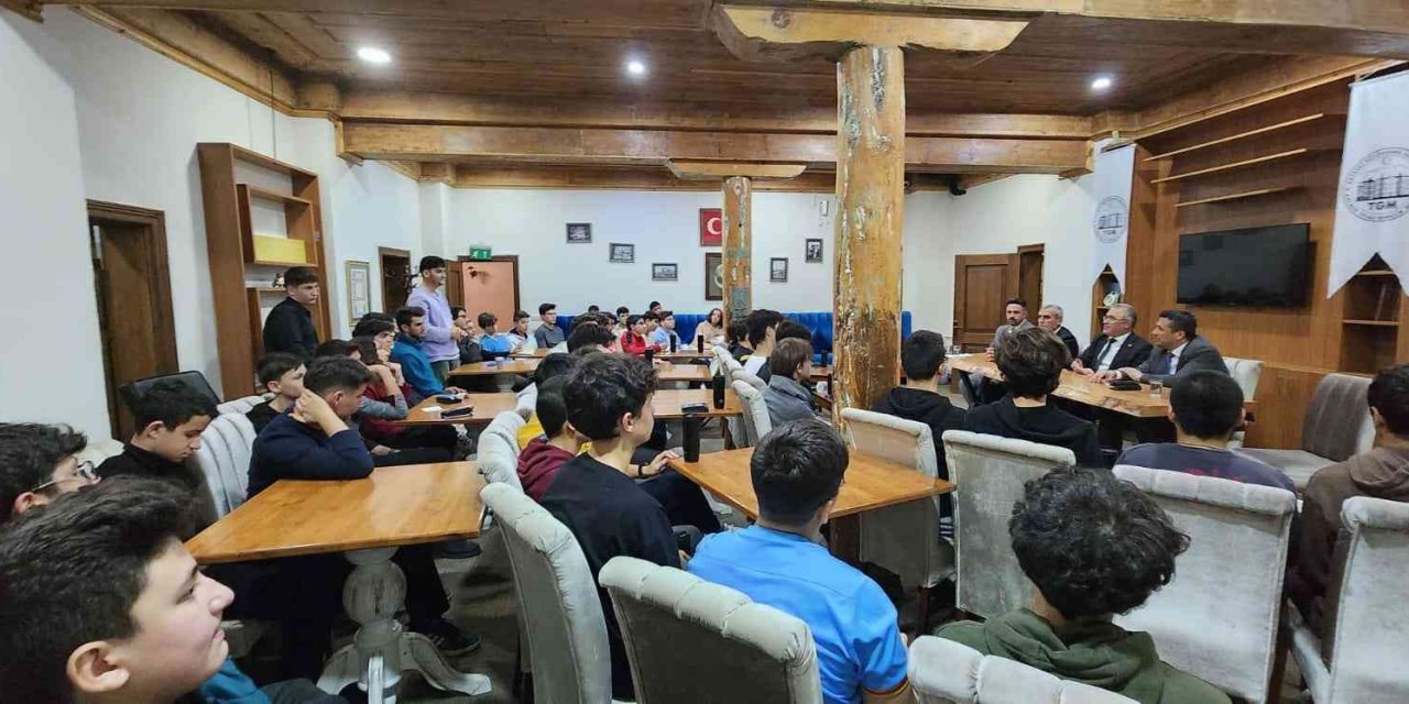 ’kariyer Günleri’ne Milli Eğitim Müdürü Konuk Oldu