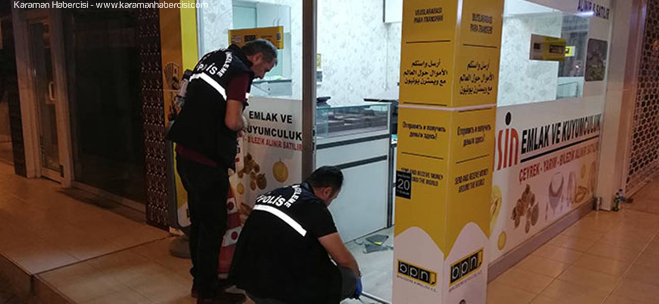 Emlak Ve Kuyumculuk Dükkanındaki Hırsızlık Güvenlik Kamerasında