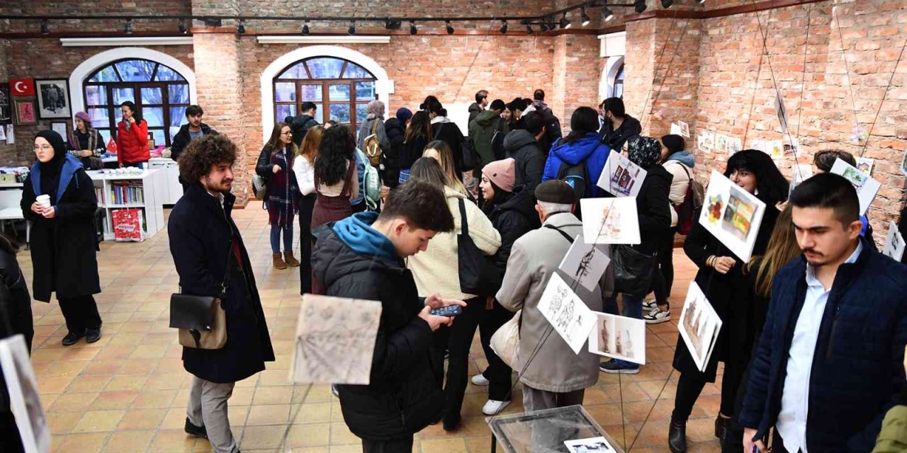 Kenti Anlatan Çizimler Sergileniyor