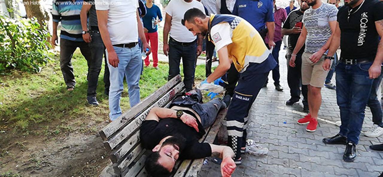 Oturduğu Parkta Tartıştığı Kişilerce Bıçaklandı