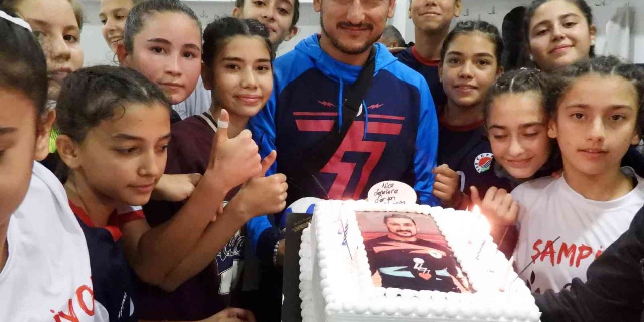 Antrenöre Çifte Kutlama