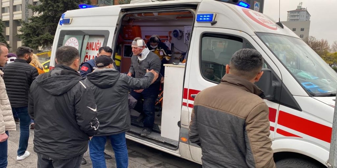 Kırmızı Işıkta Geçti, Zincirleme Kazaya Sebep Oldu: 5 Yaralı