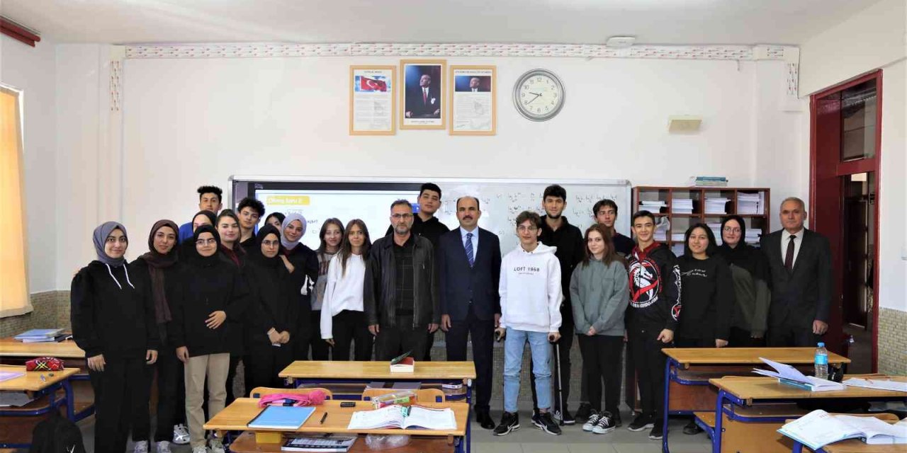 Başkan Altay’dan Üniversiteye Hazırlanan Lise Öğrencilerine Bir Destek Daha