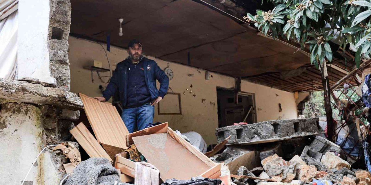 Finike’de Sel Sularının Yıktığı Evden Kurtarılan Çocukların Babası: "allah, Devletten Razı Olsun"