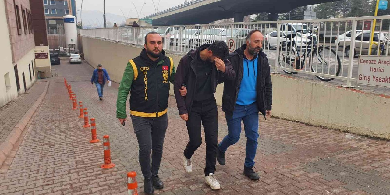 Kamyonetleri Çalıp Parçalayan Zanlı 800 Saatlik Güvenlik Kamerası İncelenerek Yakalandı