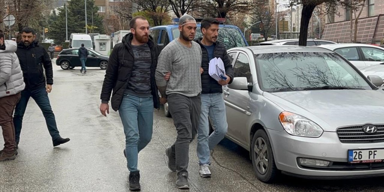 Kaçarken Polis Aracına Çarpması Sonucu Yakalanan Hırsızlık Şüphelisi Tutuklandı