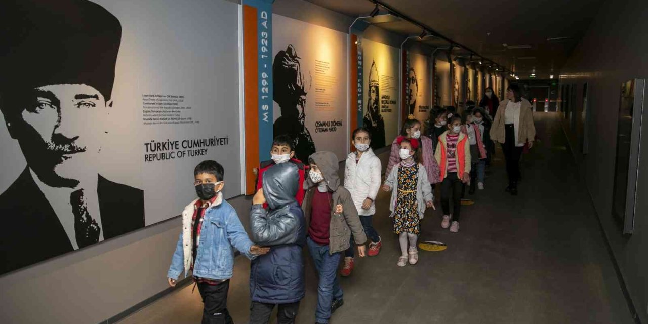 Minikbüs Projesiyle Mersin’deki Öğrenciler Kent Turu Yapıyor