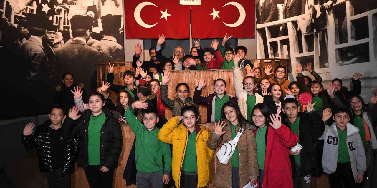 Başkan Büyükkılıç; Minik Öğrencilere Milli Mücadele Müzesi’ni Anlattı