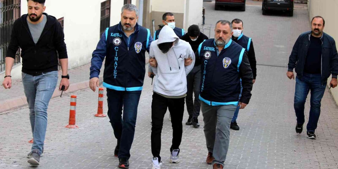 Boğazını Keserek Öldürdükleri Şahsı Yakan Sanıkların Yargılanmasına Başlandı