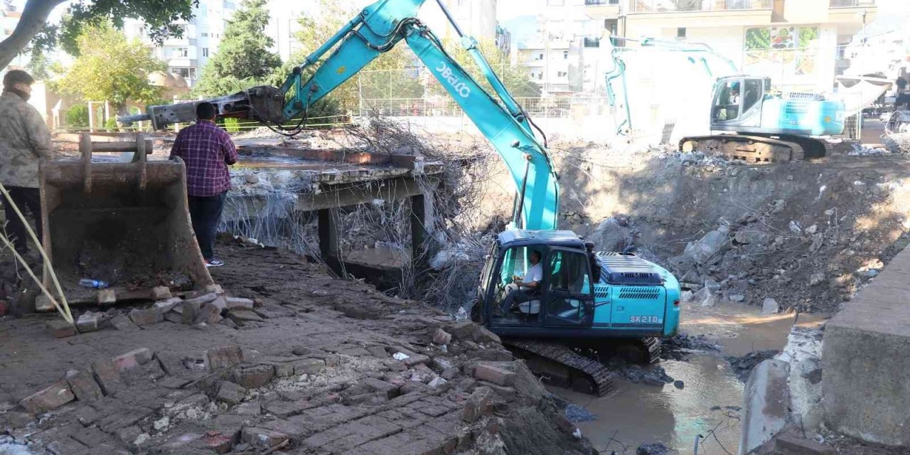 Sele Sebep Olarak Gösterilen Gavur Deresi’ndeki Köprüye Yıkım Kararı