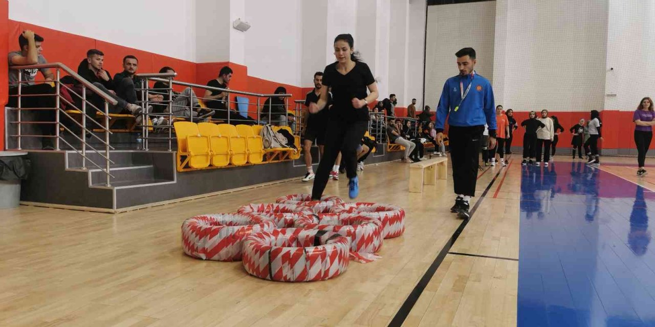 Aksaray'da Geleceğin Polisleri 50 Saniyelik Nefes Kesen Parkurda