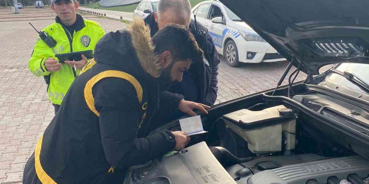 Polisten "kuş" Grubu Araç Ve Motosiklet Denetimi