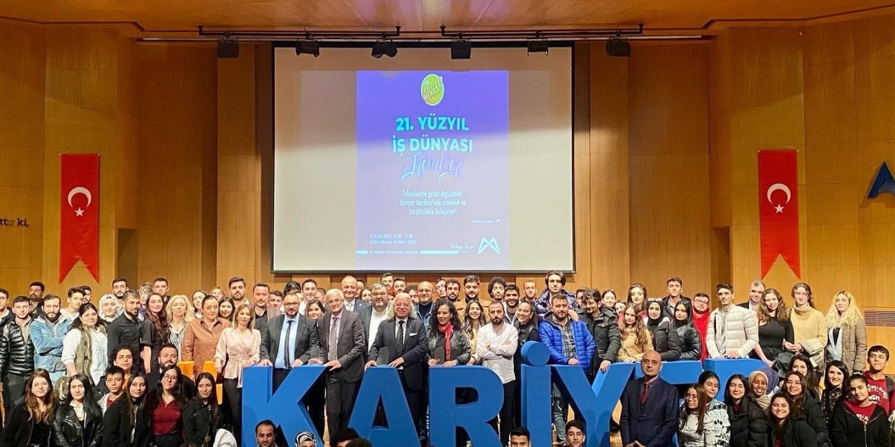 Kariyer Merkezi Müdürü Özada: "30 Bin Kişi Kariyer Merkezine Kayıtlı"