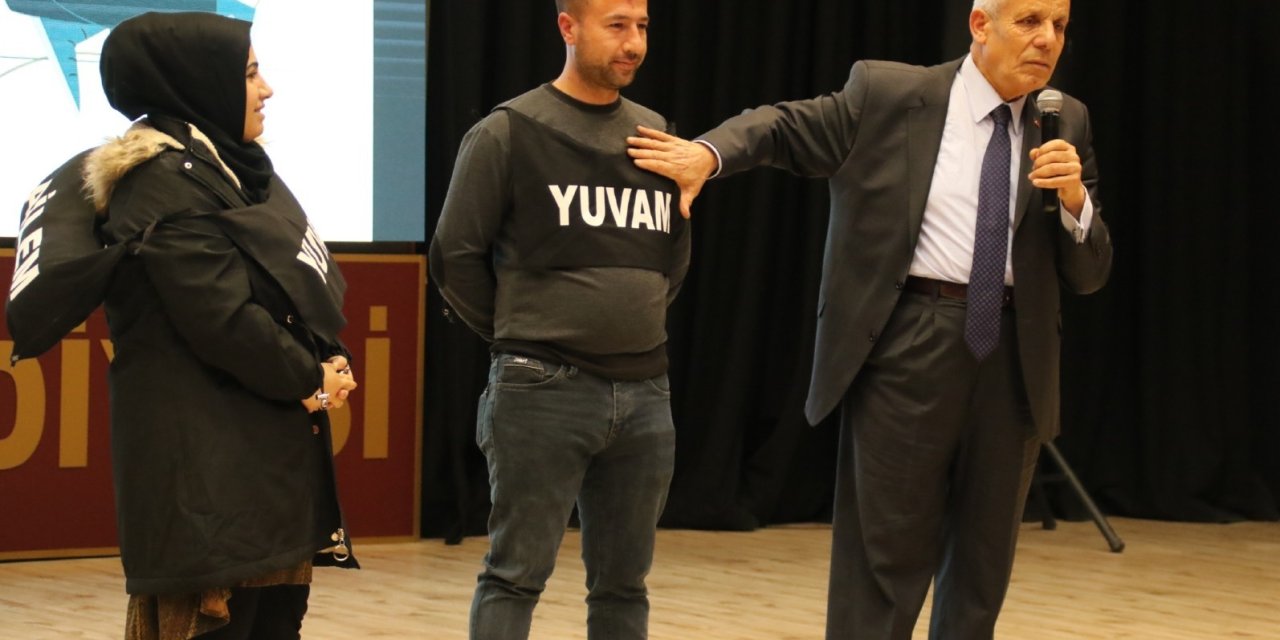 Akşehir’de “mutlu Yuvanın Sırları” Konulu Konferans