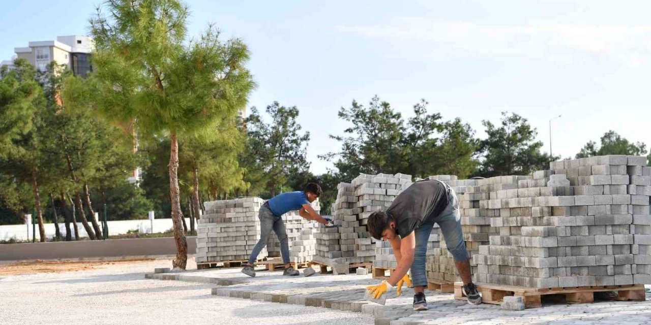 Konyaaltı Okullarında Çalışmalar Sürüyor