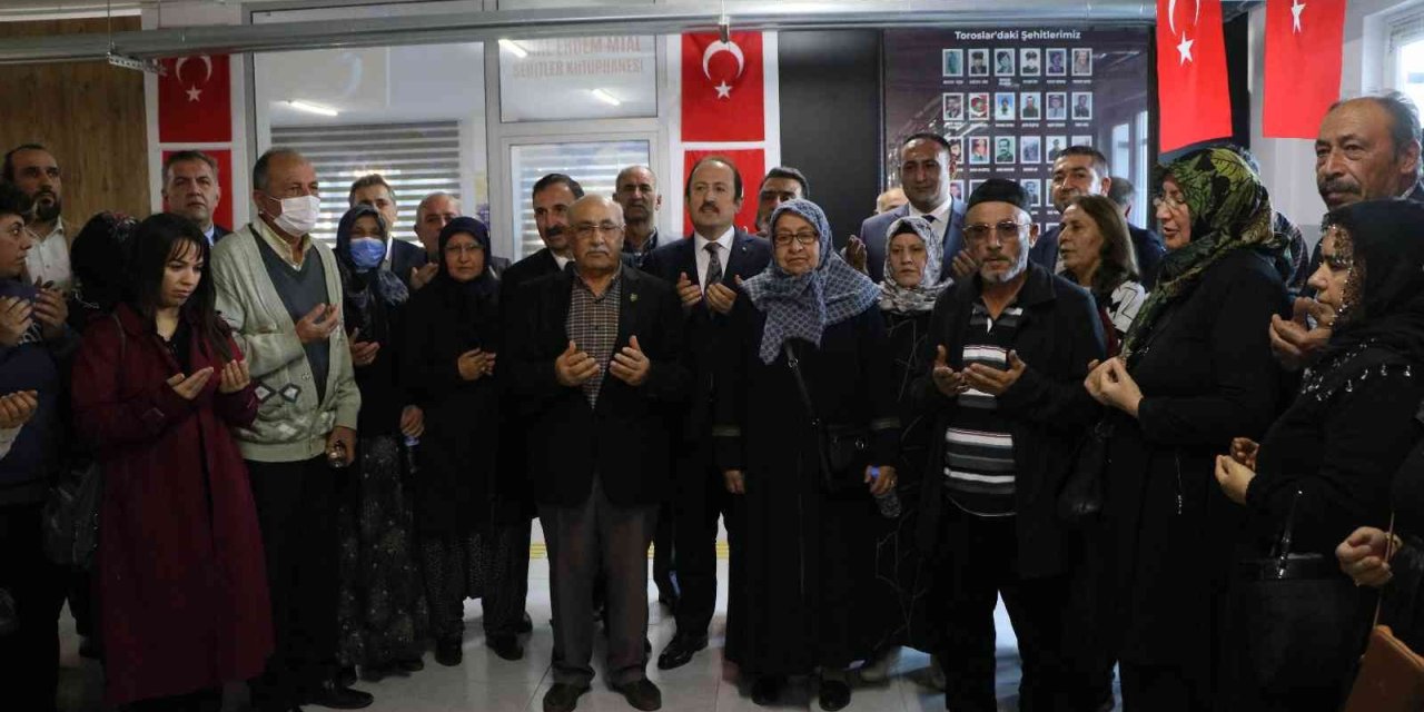 Mersin'de Şehitler Kütüphanesi Dualarla Açıldı