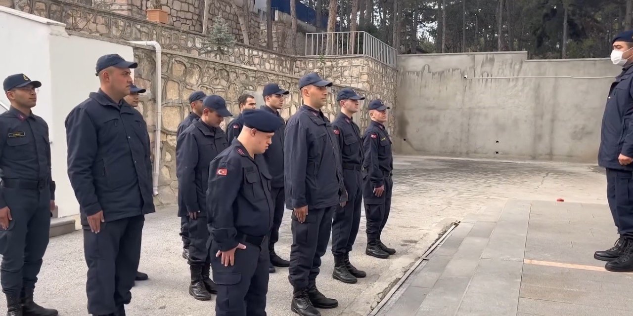 Mücahid Bir Günlüğüne Hayali Olan Jandarma Üniformasını Giydi