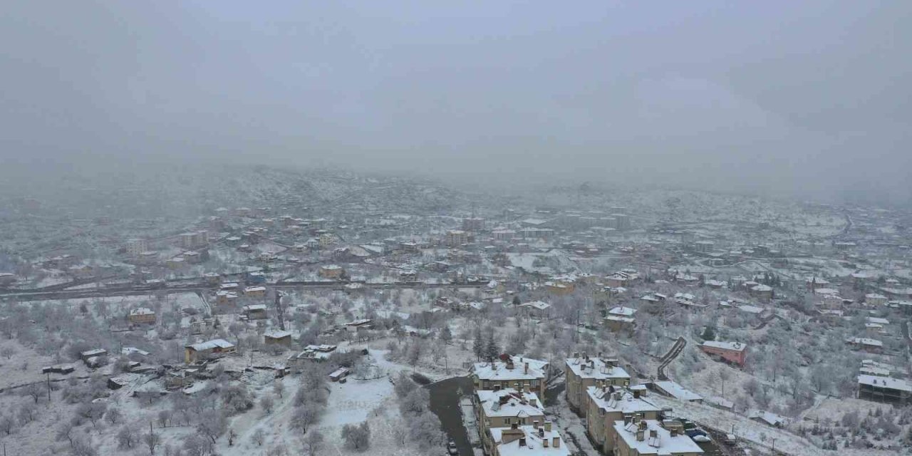 Hacılar Beyaza Büründü