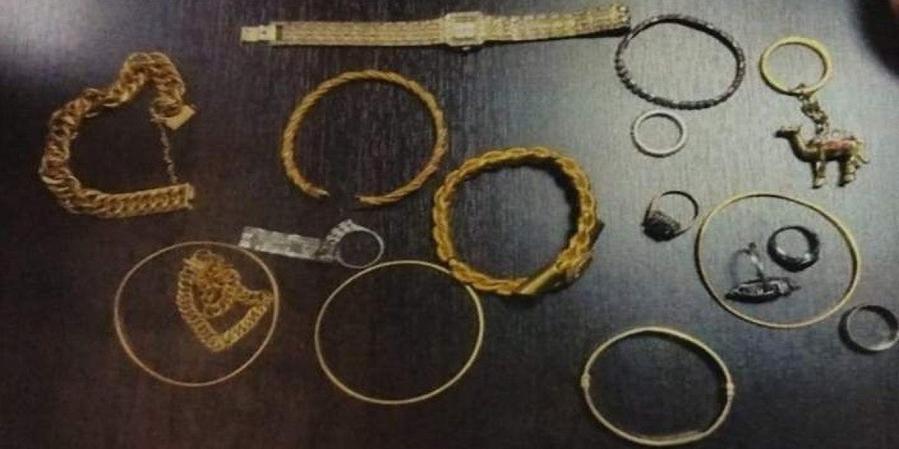 Bulduğu Ziynet Eşyası Dolu Çantayı Polise Teslim Etti