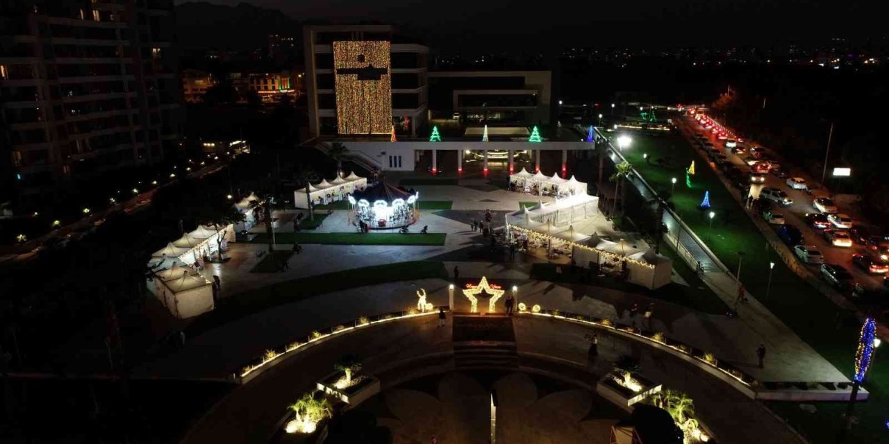 Konyaaltı’nın Yılbaşı Çarşısına Yoğun İlgi