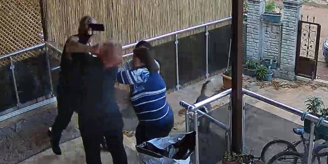 Antalya’da Ev Sahibi İle Kiracının Kavgası Güvenlik Kamerasına Yansıdı