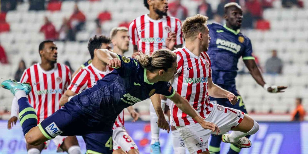 Spor Toto Süper Lig: Fta Antalyaspor: 0 - Mke Ankaragücü: 0 (ilk Yarı)