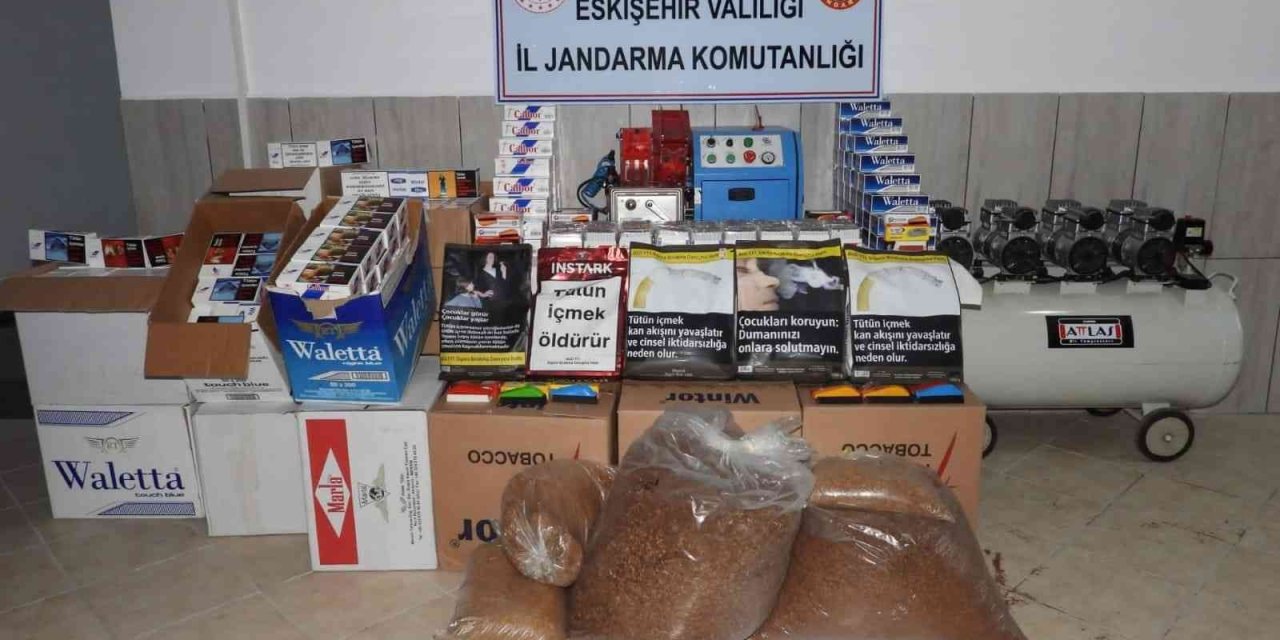 Kaçak Sigara Satışı Yapan Karı-koca Jandarma Tarafından Yakalandı