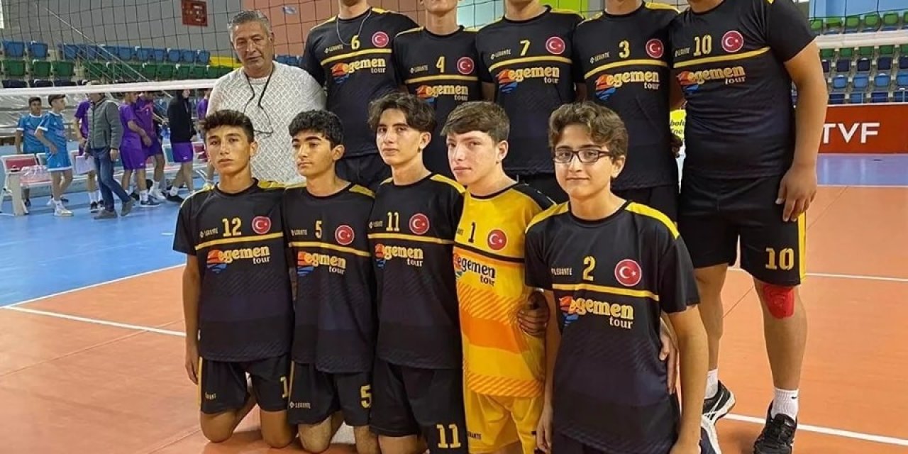 Bozyazı Anadolu Lisesi Voleybol Turnuvasında İkinci Oldu