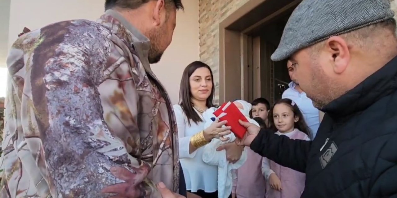 Antalya'da Erkek Çocuğu Dünyaya Gelince 700 Yıllık Geleneği Yaşattı