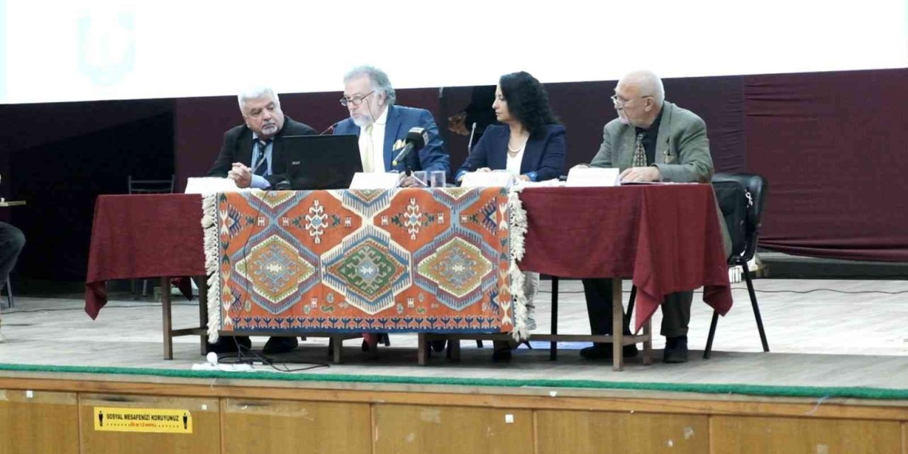 Mersin’de ’100. Yıl Eşiğinde Geçmişten Geleceğe Her Yönüyle Mut’ Paneli Düzenlendi