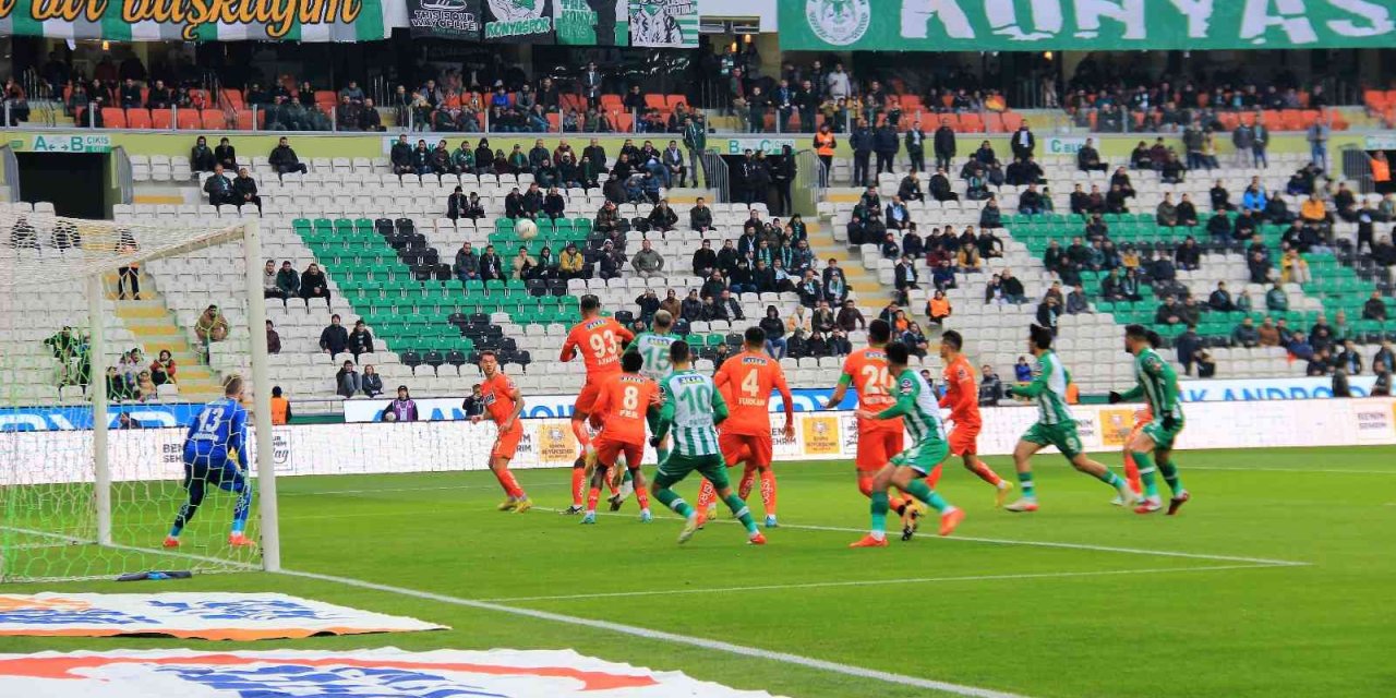 Spor Toto Süper Lig: Konyaspor: 1 - Alanyaspor: 0 (ilk Yarı)