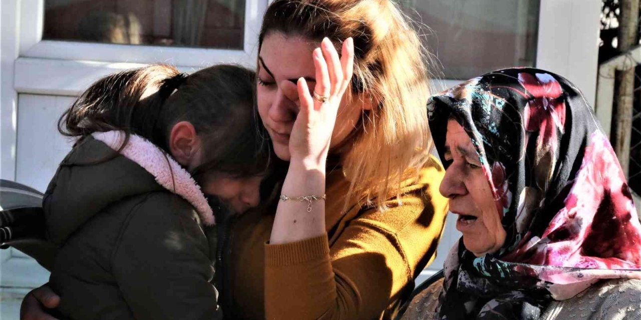 Komşularının İhbarıyla Eve Gelen Kadın Gözyaşlarını Tutamadı