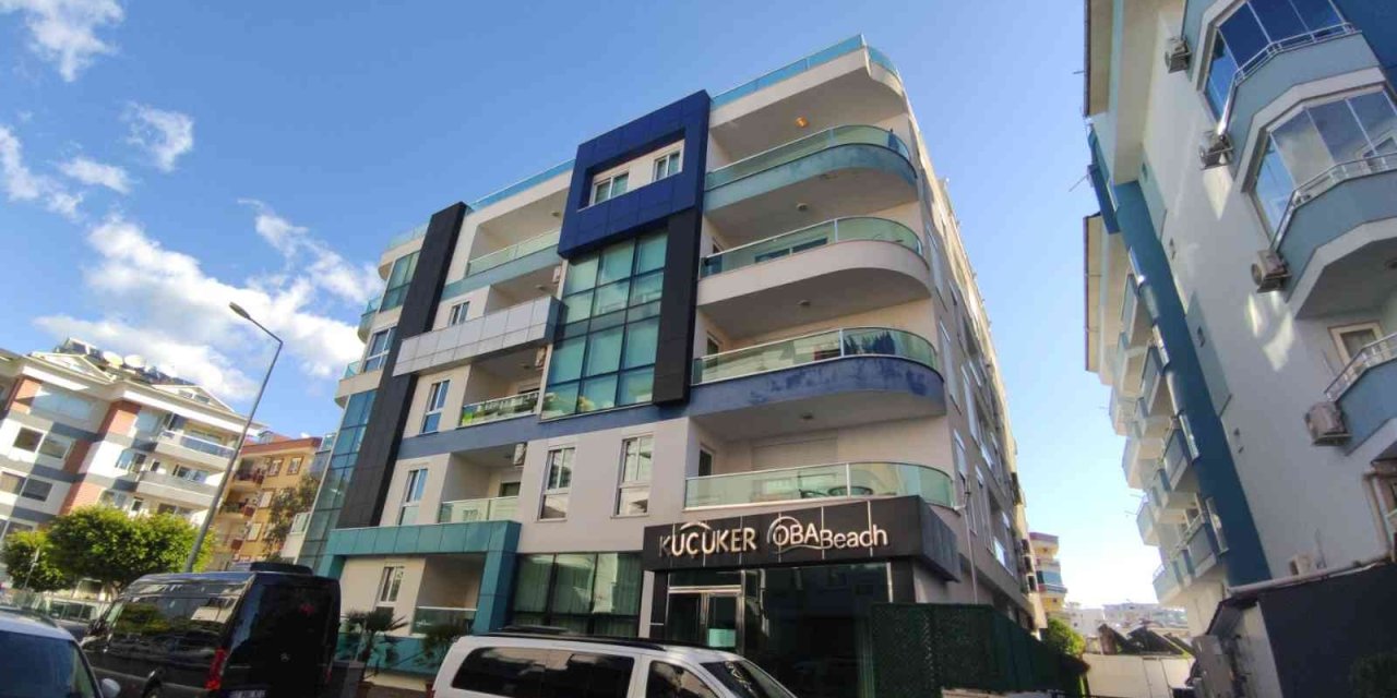 Komşularının Duvarlarına Tehdit Sözleri Yazıp Dışkı Süren Kadın Sınır Dışı Edildi