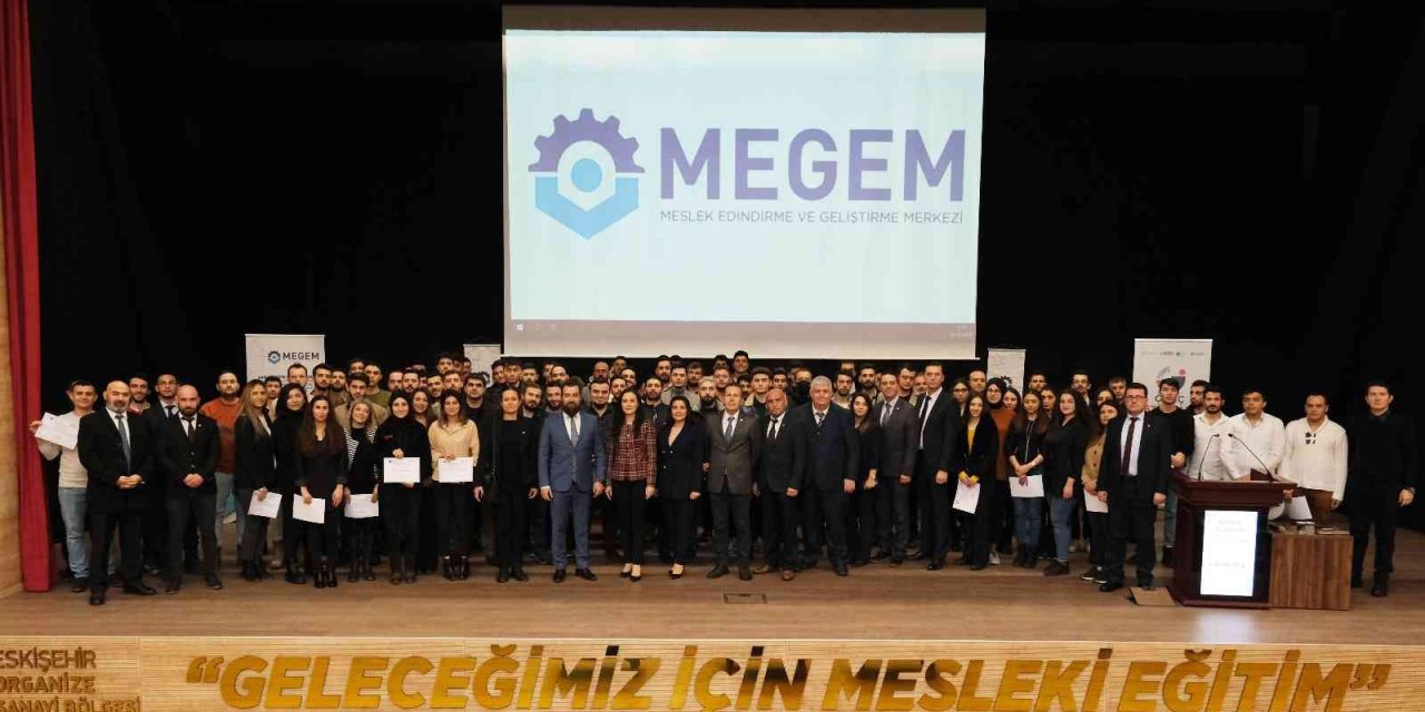 Megem’de Eğitimlerini Tamamlayan 115 Genç Sertifikalarını Alarak İş Yaşamına Adım Attılar