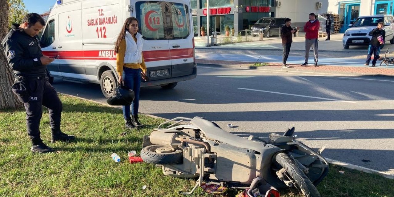 Yaya Geçidindeki Motosiklete Çarpmamak İçin Manevra Yapan Sürücü Kaza Yaptı
