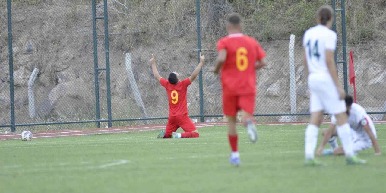 Talha Sarıaslan 8 Gole Ulaştı