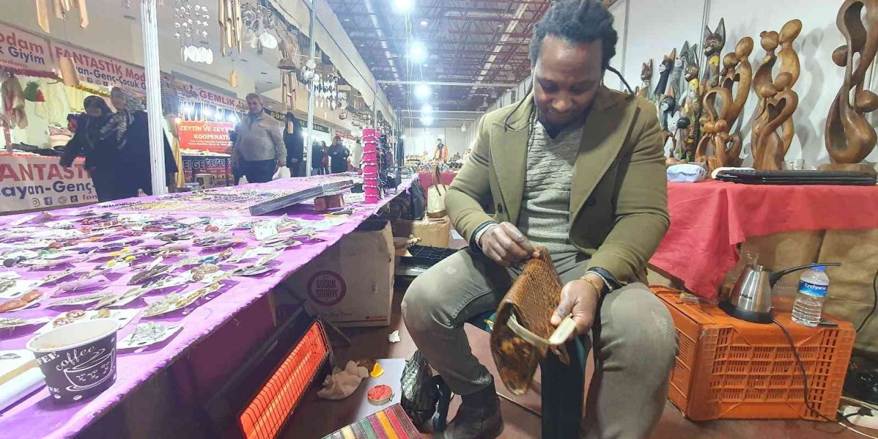 Fuarın Renkli Esnafı: Senegalli Ebubekir