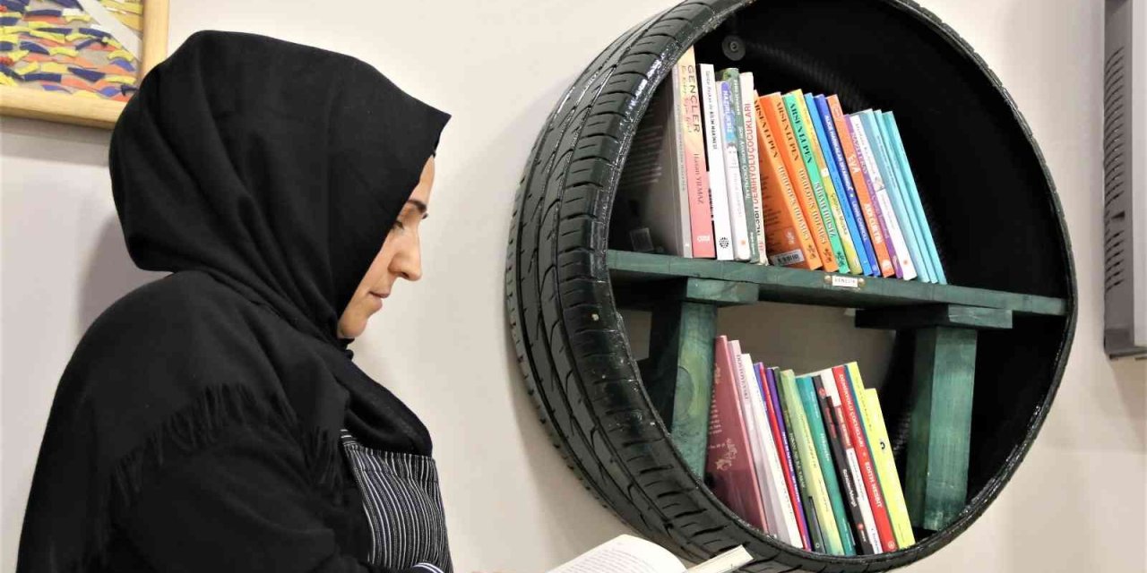 Doğadan Topladıkları Atık Malzemelerle Geri Dönüşüm Kütüphanesi Oluşturdular