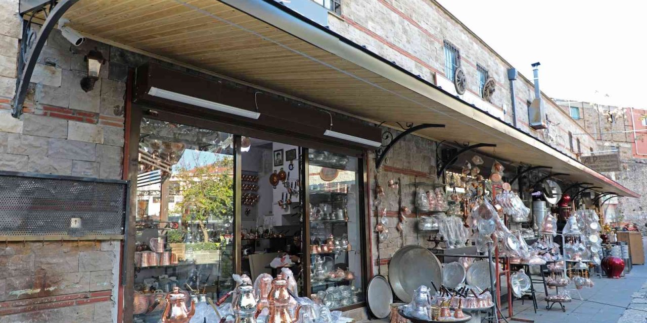 Büyükşehir Belediyesi Sobacılar Çarşısı’nı Yeniledi